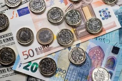 Thế giới gánh nợ 365 nghìn tỷ USD, chi phí lãi vay ngày càng tăng