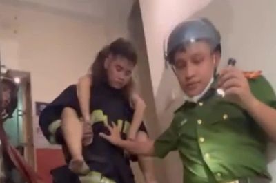 Hà Nội: 5 người thoát nạn trong vụ cháy nhà cao tầng