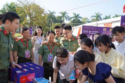 Chiến dịch 'Không một mình' chống xâm hại trực tuyến