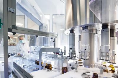 Kháng sinh Trung Quốc giá rẻ đe dọa nhà máy penicillin cuối của châu Âu