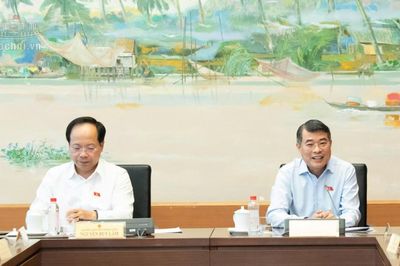 Thủ tướng Lê Minh Hưng: Đơn giản hóa thủ tục đầu tư, đấu thầu phải đi đôi với kiểm soát chặt chẽ