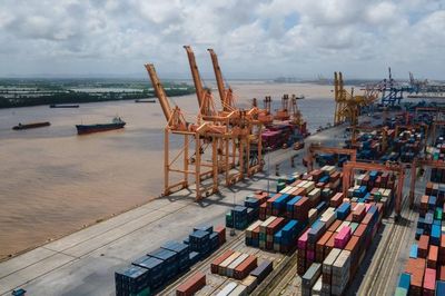 Xuất khẩu tăng hơn 12%, Việt Nam xuất siêu hai kỳ liên tiếp