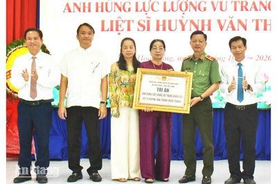 Hòa Hưng tiếp nhận hơn 4 tỷ đồng chăm lo gia đình chính sách, người dân khó khăn
