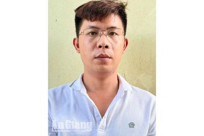 Tạm giam đối tượng mua 13 điện thoại rồi chiếm đoạt tiền thanh toán