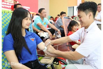 Xã Tân Hiệp tiếp nhận 219 đơn vị máu