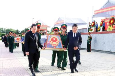 Hành trình đưa các anh về vòng tay đất mẹ