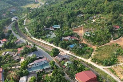 Bảo Hà đẩy nhanh thi công đường gom dân sinh dọc tuyến đường sắt