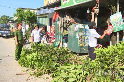Xã Triệu Bình: Ra quân giải tỏa vi phạm, lập lại trật tự hành lang an toàn giao thông