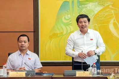 Đoàn đại biểu Quốc hội tỉnh thảo luận nhiều nội dung quan trọng về các dự án luật