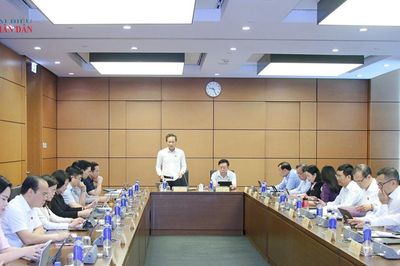 Mở rộng bãi bỏ văn bản hành chính khi văn bản trái pháp luật