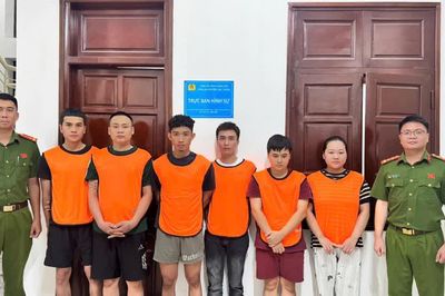 In ấn giấy tờ giả ở Campuchia rồi đưa về Việt Nam tiêu thụ