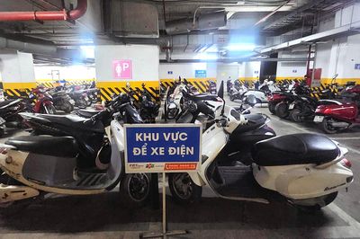 Xe điện tăng nhanh, chung cư Hà Nội loay hoay tìm chỗ sạc