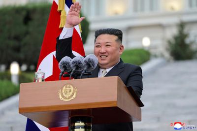 Reuters: Ông Kim Jong-un qua cầu mới xây, đến Trung Quốc