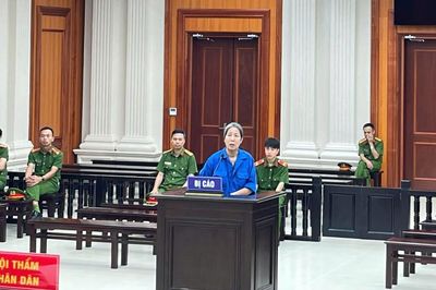 Mâu thuẫn gia đình, người phụ nữ chém chồng và con riêng