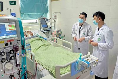 Tin mới nhất về sức khoẻ 7 bệnh nhân ngộ độc khí clo ở Hà Nội