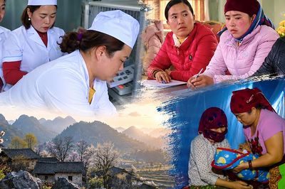 Người đón bình minh giữa núi đá