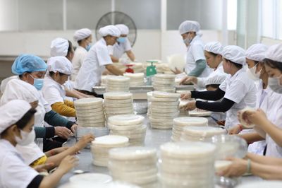 Lãi suất giảm, doanh nghiệp vẫn gặp khó khi vay vốn