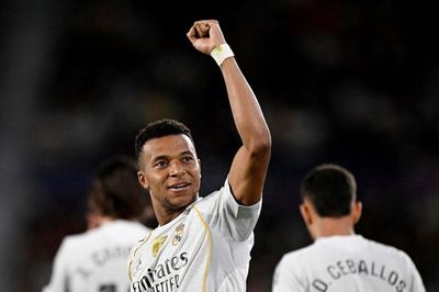 Real chịu trở lại gala, Mbappe coi như bỏ túi Quả bóng vàng?