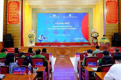 Lâm Đồng: Trang bị kiến thức bảo vệ thanh thiếu niên trên môi trường mạng