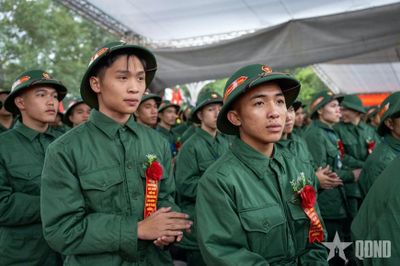 Công dân được trả nguyên lương trong thời gian đăng ký nghĩa vụ quân sự, sơ tuyển, khám sức khỏe