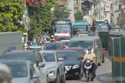 Hà Nội: Nhiều vị trí rào chắn phục vụ thi công dự án ảnh hưởng đến đi lại