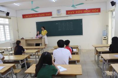 Bỏ môn thi thứ ba vào lớp 10, áp lực cạnh tranh vào trường công lập liệu có giảm?