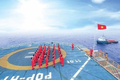 65 năm một 'sợi chỉ đỏ' dẫn đường