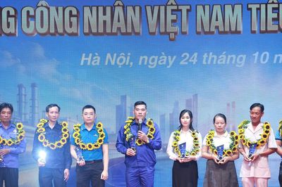 10 tấm gương xuất sắc tiêu biểu khơi nguồn cho hàng vạn thành tích sáng kiến mới