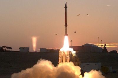 Tên lửa Stunner Israel tốc độ Mach 7.5, 'bắt mồi nhử' tinh vi nhất, khiến đối thủ bất lực