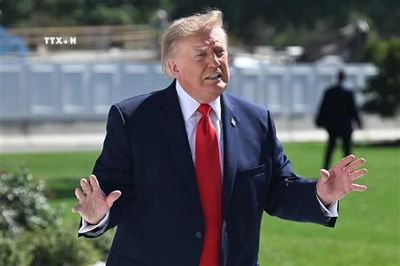 Tổng thống Trump hé lộ khả năng Mỹ giao thương với cả Nga và Ukraine sau xung đột
