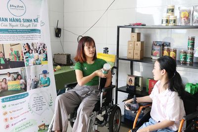 Cô gái bại não vượt lên nghịch cảnh