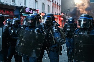 Biểu tình tại Pháp: 70.000 cảnh sát vào cuộc, Paris đóng cửa nhiều bảo tàng