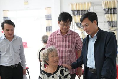 Phó Chủ tịch UBND tỉnh Đinh Văn Tuấn kiểm tra khám sức khỏe toàn dân phía Đông Lâm Đồng