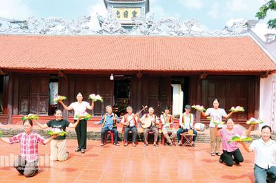 Đình làng ngân vang câu hát dân ca