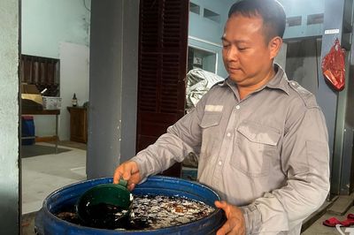 Tự làm men vi sinh, giảm chi phí chăn nuôi