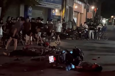 Nghệ An: Xe máy đối đầu trên QL48B, hai người thương vong