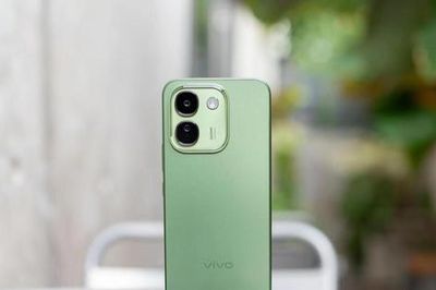 Vivo V80 Lite 5G giá từ 12,9 triệu đồng, pin 10.000 mAh