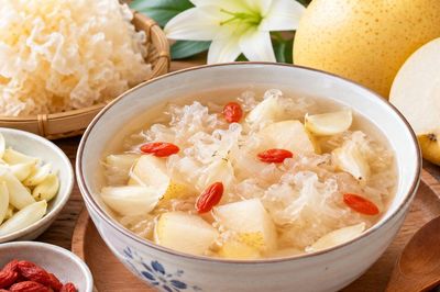 4 món ăn giúp sinh tân, dịu họng trong mùa thu