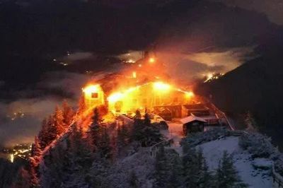 Hỏa hoạn thiêu rụi 'Tổ đại bàng' của Hitler trên dãy Alps