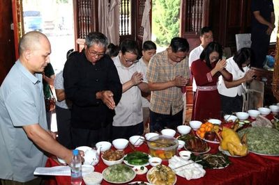 Độc đáo Tục mừng cơm mới tại Lễ hội Mùa vàng xã Lục Hồn
