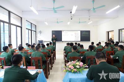 Giảng viên trẻ say mê chuyển đổi số