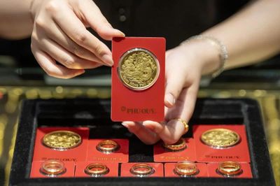 Giá vàng hôm nay (26-10): Giá vàng thế giới giằng co quanh ngưỡng 4.000 USD/ounce