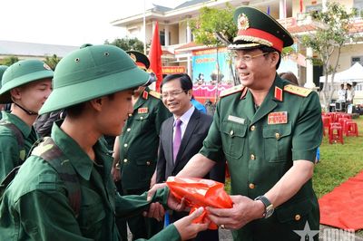 Thượng tướng Trần Quang Phương: Đi giữa lòng dân gánh việc quân - Bài 3: Trọn nghĩa với đồng đội và nhân dân (tiếp theo và hết)