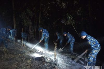 Trung đoàn 238 (Sư đoàn 363, Quân chủng Phòng không - Không quân) chữa cháy rừng tại núi Sơn Đào