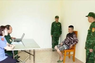 Bắt giữ các đối tượng vận chuyển pháo nổ trái phép