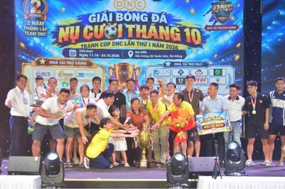 Giải bóng đá 'Nụ cười tháng 10' quyên góp hơn 50 triệu đồng ủng hộ nạn nhân nhiễm chất độc da cam