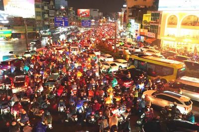 Đề xuất TPHCM đặt hàng doanh nghiệp ứng dụng AI chống ngập, giảm ùn tắc