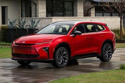 [GALLERY] Tận thấy Toyota Crown Signia 2027 nâng cấp mới, từ 44.890 USD