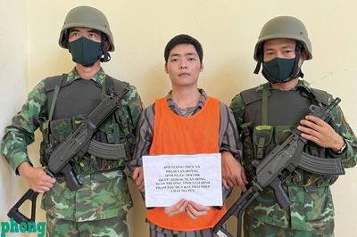 Tiếp nhận công dân, phát hiện một đối tượng truy nã