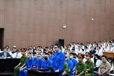 Xét xử Mr Pips, Shark Bình: Hơn 1.000 người tham gia, thủ tục phiên tòa kéo dài 1 ngày